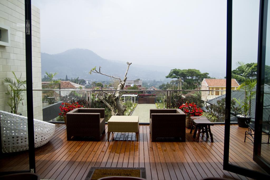 D Green Villa Lembang Chambre photo
